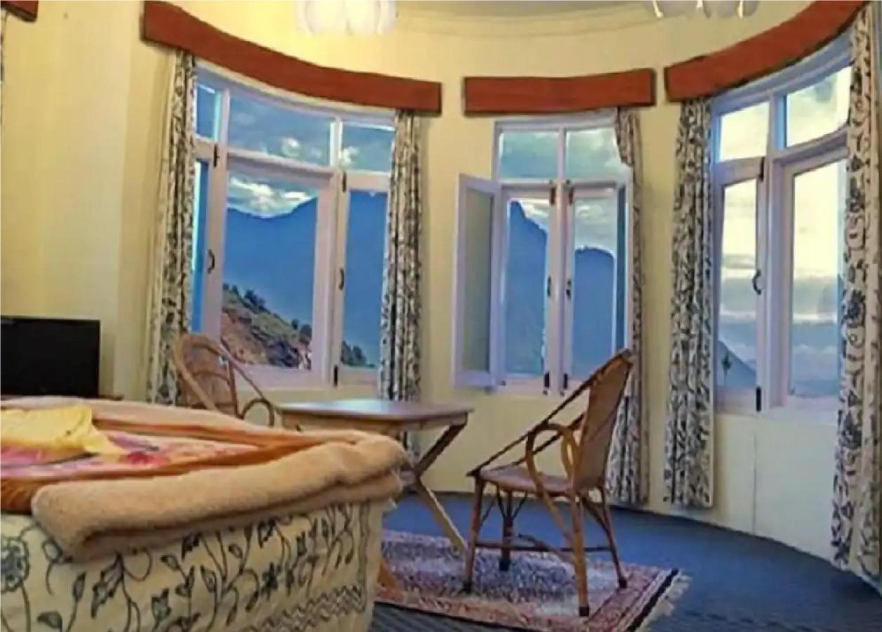 Calm Holiday Inn Srīnagar المظهر الخارجي الصورة