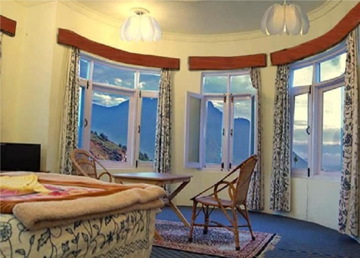 Calm Holiday Inn Srīnagar المظهر الخارجي الصورة