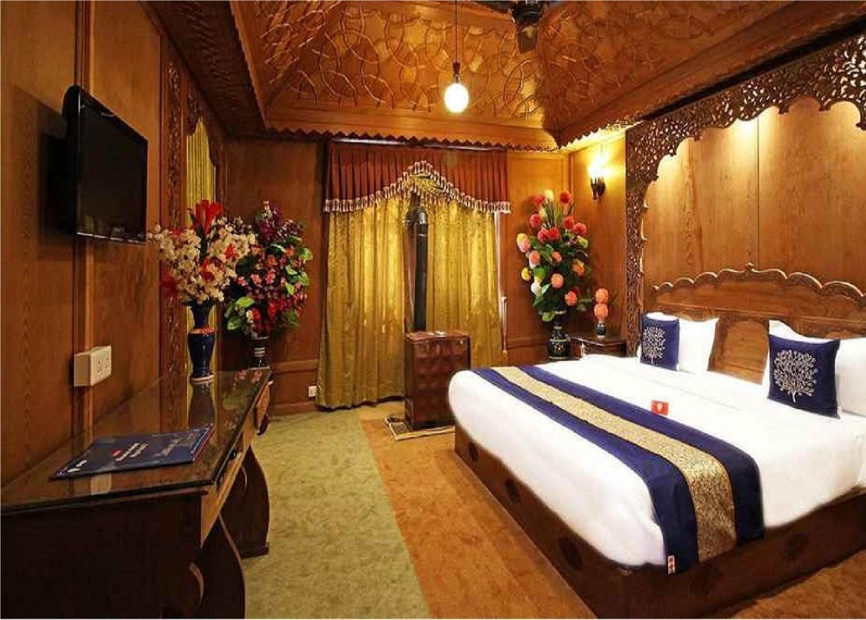 Calm Holiday Inn Srīnagar المظهر الخارجي الصورة