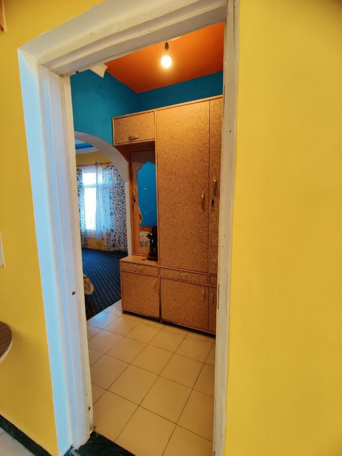 Calm Holiday Inn Srīnagar المظهر الخارجي الصورة