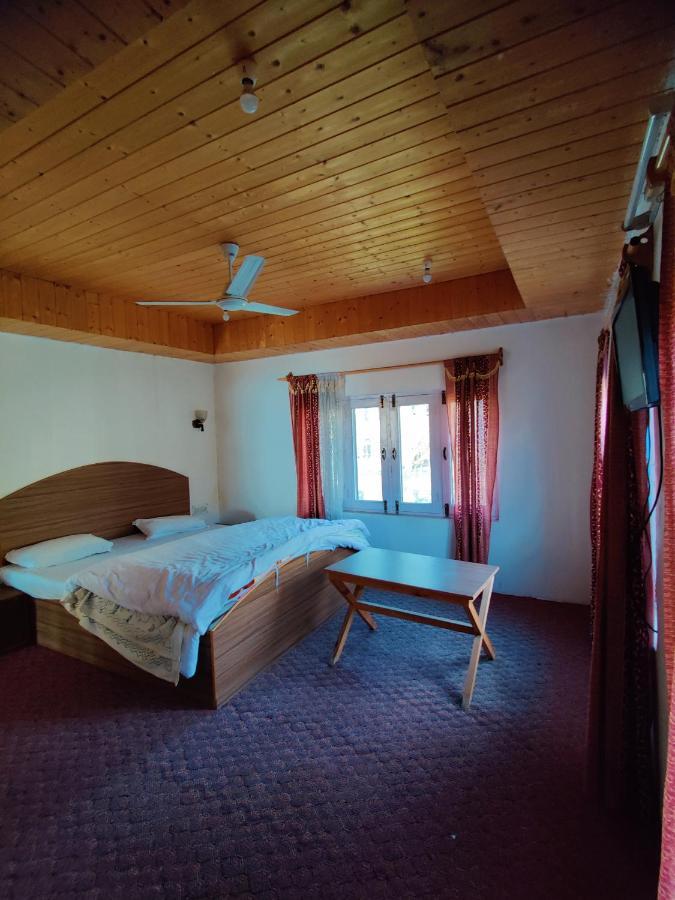 Calm Holiday Inn Srīnagar المظهر الخارجي الصورة